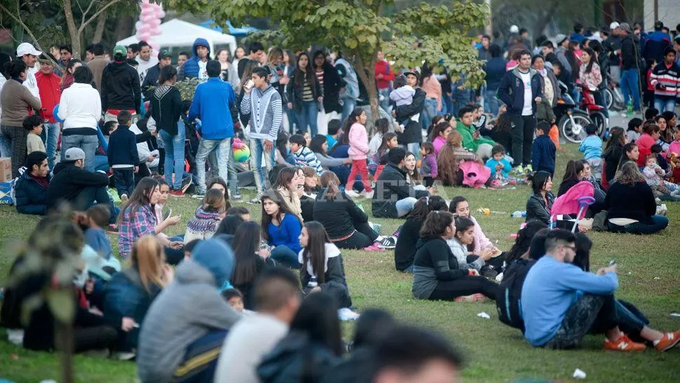 ¿Estás de acuerdo con que se postergue el Día del Amigo en Tucumán?