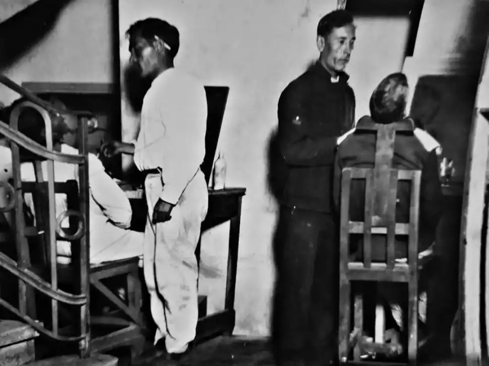 OFICINA. Así era la peluquería de la antigua cárcel ubicada en 25 de Mayo y avenidaSarmiento.