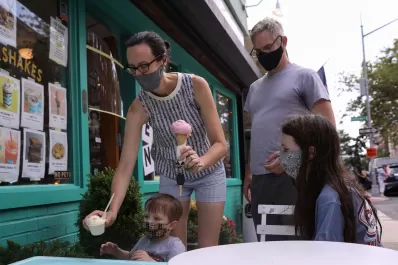 El uso del barbijo abre una grieta en Estados Unidos