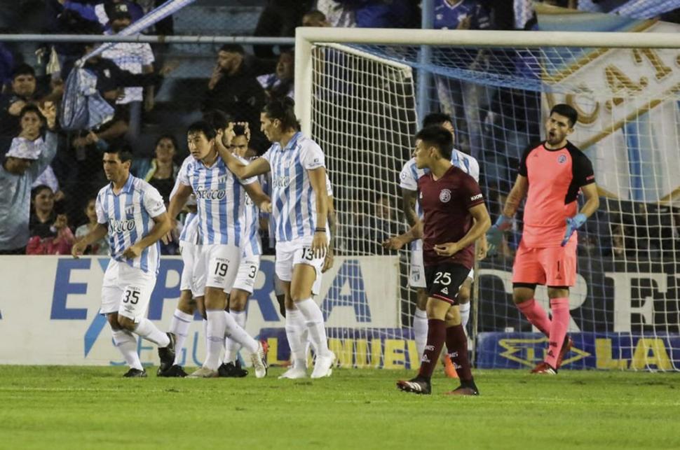 CON LA 19. Aguirre hizo un gol en lo poco que jugó; además entregó una asistencia. Será el volante por izquierda.