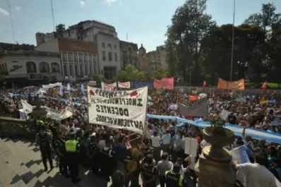 Asamblea virtual: docentes rechazan el regreso presencial a clases y diagraman un plan de lucha