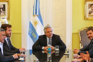 Fernández: cuidadosos con el fútbol, no son solo 22 personas jugando en 8.000 metros cuadrados