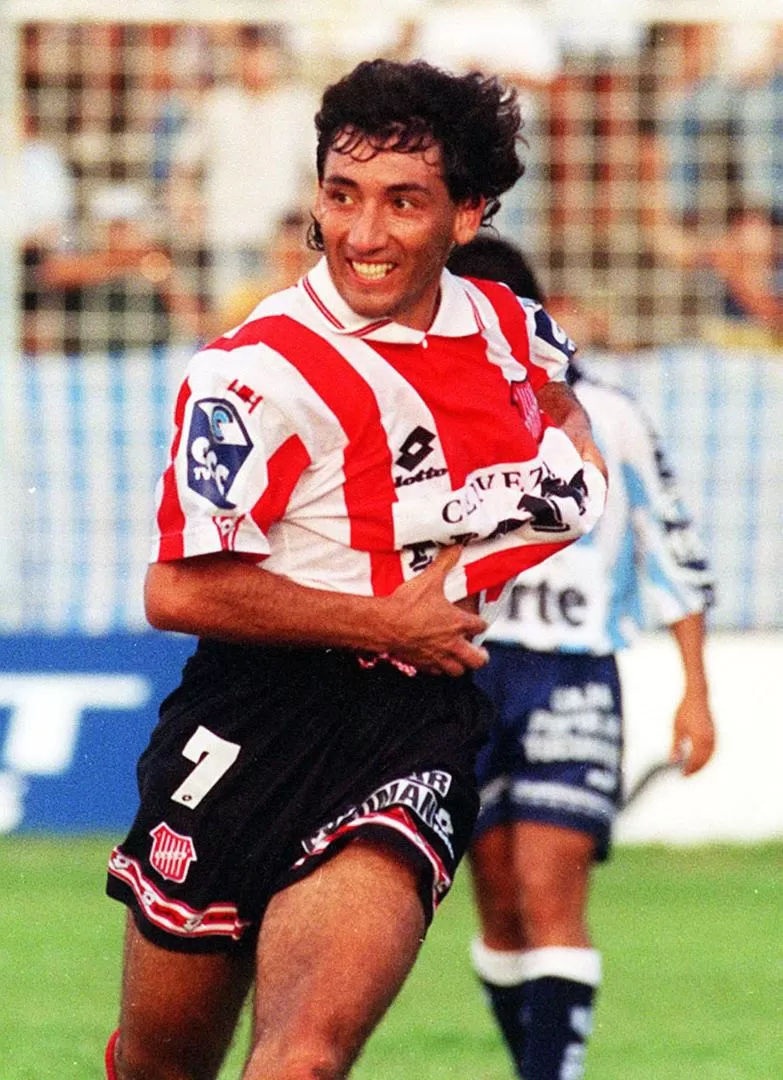 AYER. Juan Carlos Bermegui jugó tres años en San Martín, hizo goles, y dejó un buen recuerdo en la hinchada.  