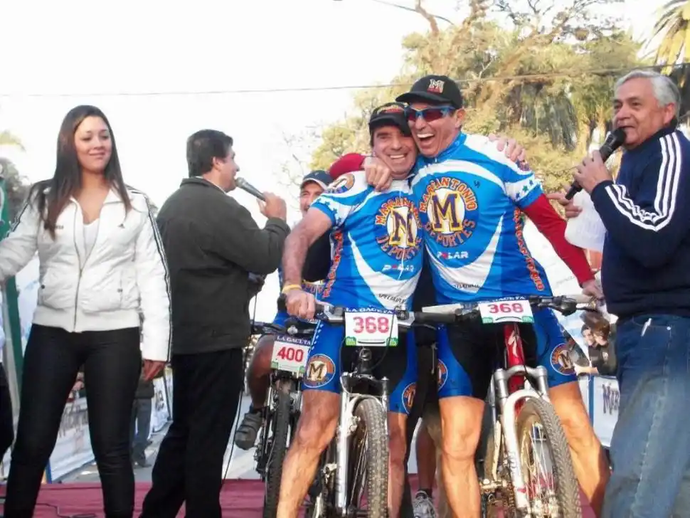 AMIGOS. “Vizcacha” López y  el “Eternauta” Marcatonio en una largada simbólica.