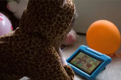 Una niña italiana lleva cuatro meses sin síntomas de covid-19 y el hisopado sigue dando positivo