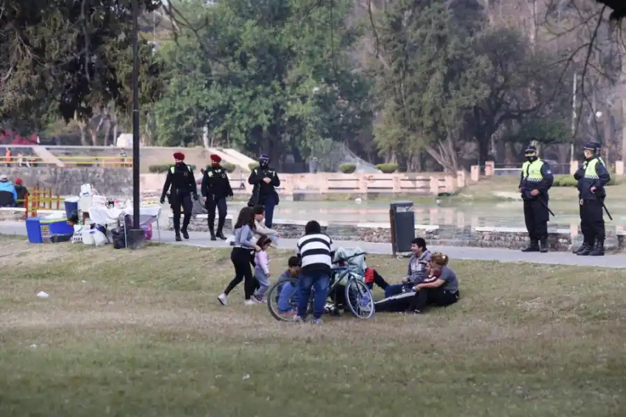 FESTEJOS. Las familias aprovecharon el día para que sus hijos se encontraran con sus amiguitos.