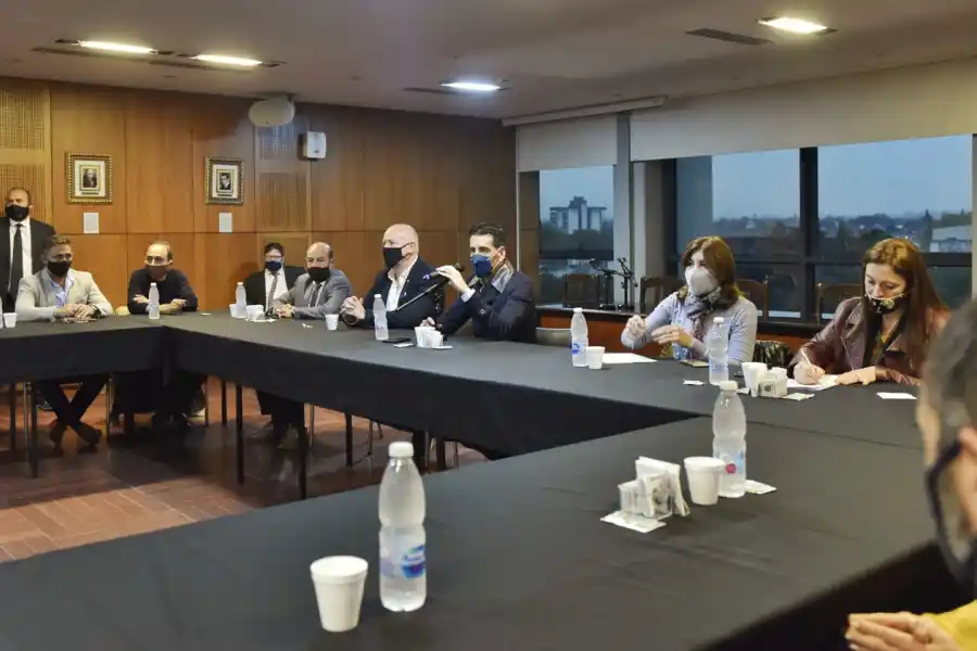 EN DEBATE. Hoy se llevó a cabo la reunión conjunta de comisiones. Foto: Prensa HLT
