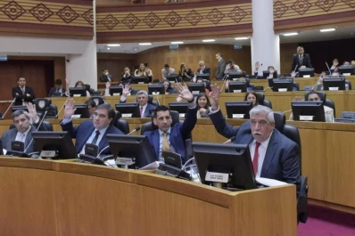 Sesión en la Legislatura: el estado de las escuelas