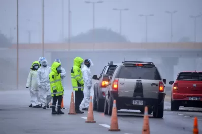 Estamos atravesando el ojo de la tormenta, dijo el infectólogo que asesora al Presidente