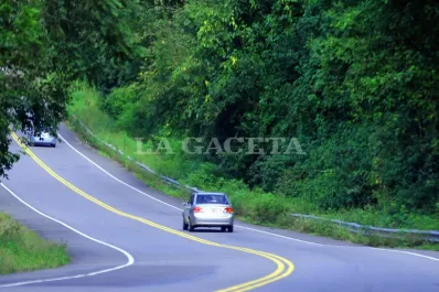 Por la gran circulación vehicular, limitan el paso de transportes de carga en la ruta a Tafí del Valle
