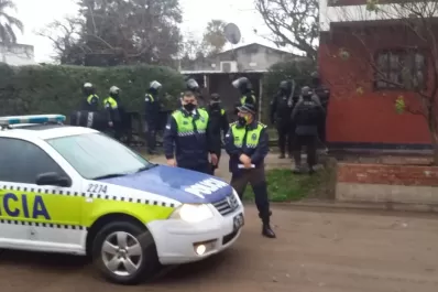Atrapan a tres delincuentes que habían asaltado un depósito y herido a un guardia