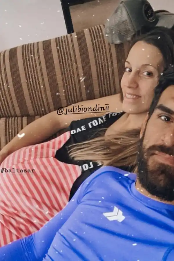 La esposa de Javier Toledo contó cómo pasan la cuarentena obligatoria en un hotel