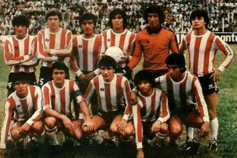 SAN MARTÍN 1983. Barreto (abajo-centro) tuvo un paso por el club.