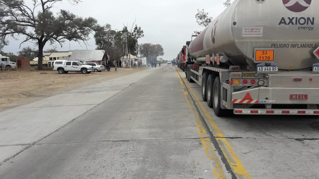 Los camioneros bloquearon la ruta 157 en reclamo por las demoras en el paso fronterizo