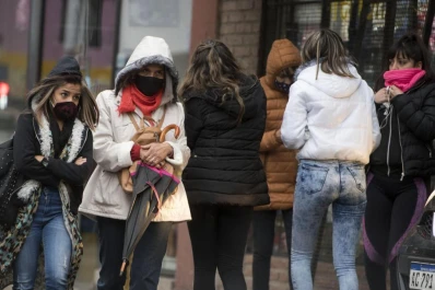 El frío logró que a nadie le incomodara usar el barbijo