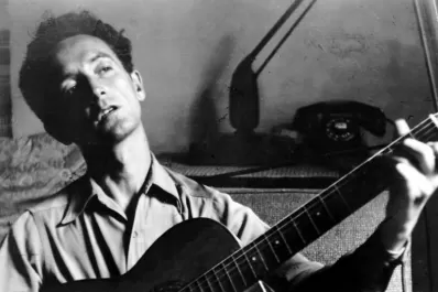 Woody Guthrie, el baladista del pueblo