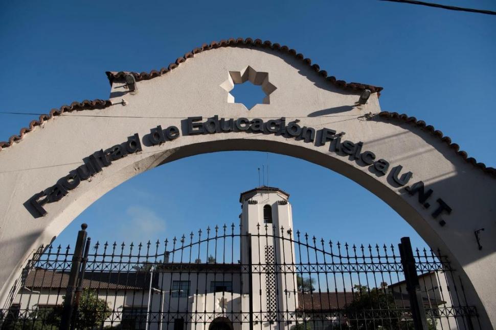 EDUCACIÓN FÍSICA. Cedieron cinco hectáreas a esa unidad académica.  