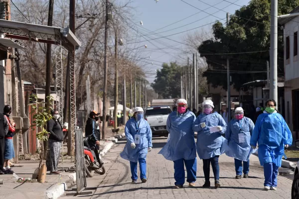 Repartieron guías de juego en Lastenia para contener a familias aisladas