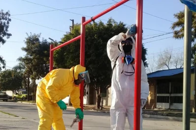 Ante el coronavirus: desinfectan plazas y parques con amonio cuaternario