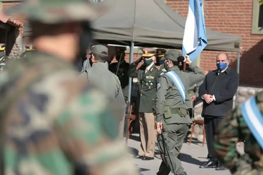 Manzur, en el acto por el 82° aniversario de Gendarmería: están a la par de la gente en plena pandemia
