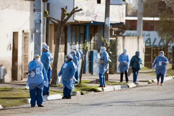 En Lastenia nadie duerme y se toman 300 muestras por día