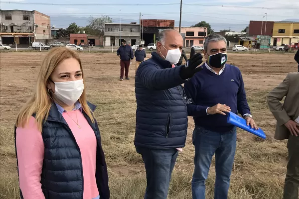 El intendente Alfaro confirmó que el test de coronavirus le dio negativo
