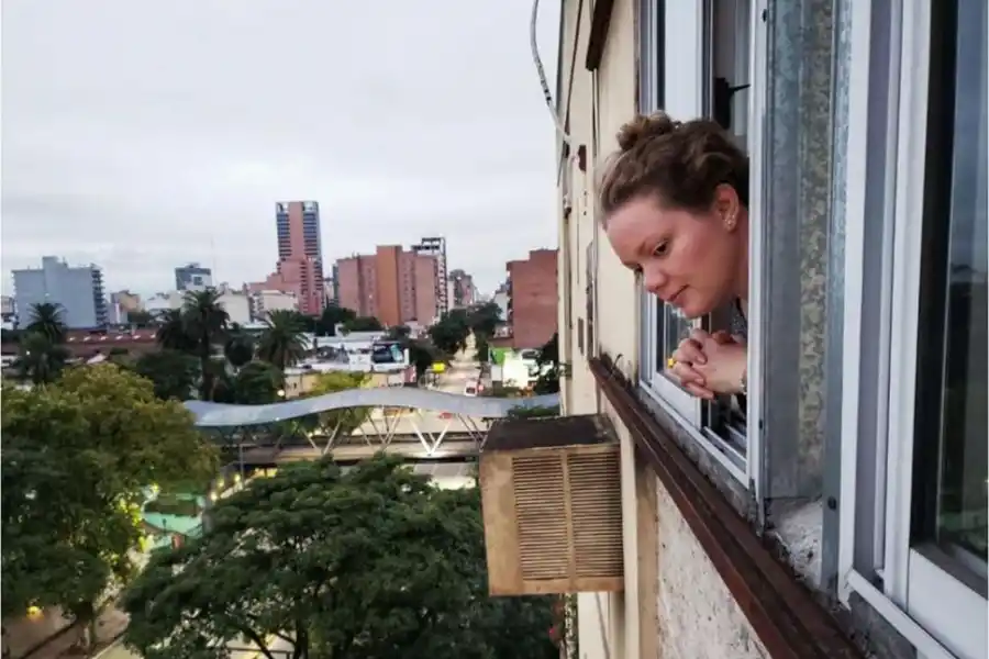 BENJAMÍN TANNURÉ. El mundo exterior, accesible desde una ventana.