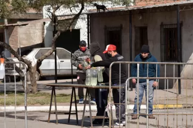 Más vallas para los vecinos de Lastenia y para las “fake news”