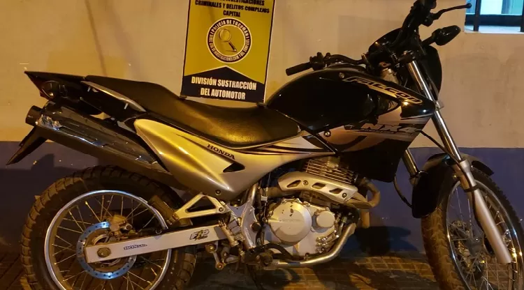 Policías usaron un perfil falso en las redes sociales para recuperar una moto de $ 400.000