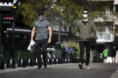 La lucha contra la covid-19 depende del compromiso ciudadano, según infectólogos