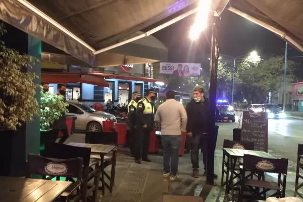 El COE les pidió a los dueños de los bares extremar las precauciones y ajustarse al protocolo