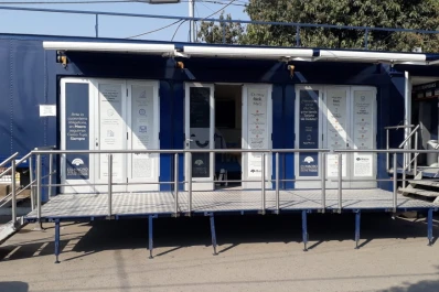 Acciones en pandemia: Banco Macro instaló dos cajeros en el cerrojo de Lastenia