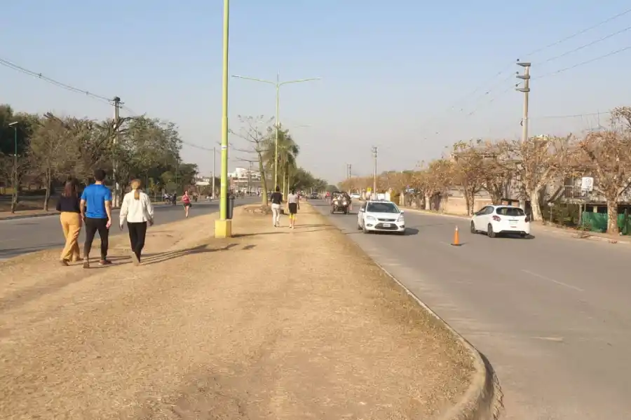 Un nuevo corte en la avenida Perón, pero esta vez por un corredor deportivo seguro