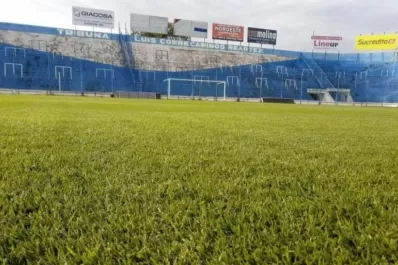 El césped decano luce como un paño de billar