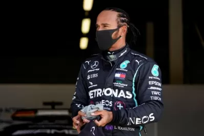 A pura velocidad, los Mercedes tapan rivales