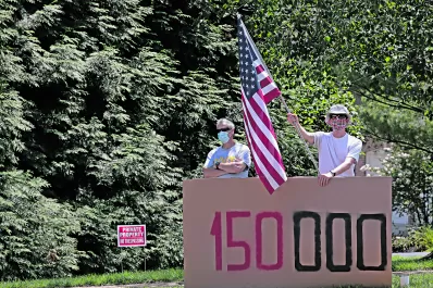 Elecciones en Estados Unidos: un preocupado Trump testea si puede retrasar los comicios