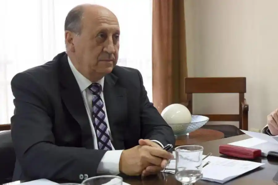 Washington Navarro Dávila.