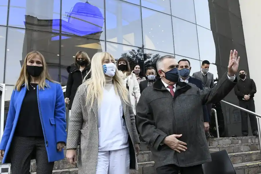 CONCIENTIZACIÓN. Jaldo, junto a Chahla, en la jornada de donación de sangre del viernes en la Legislatura. Foto: Prensa HLT