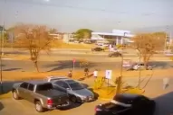 Yerba Buena: sorprendió a un delincuente cuando le abría la camioneta con un inhibidor de alarmas