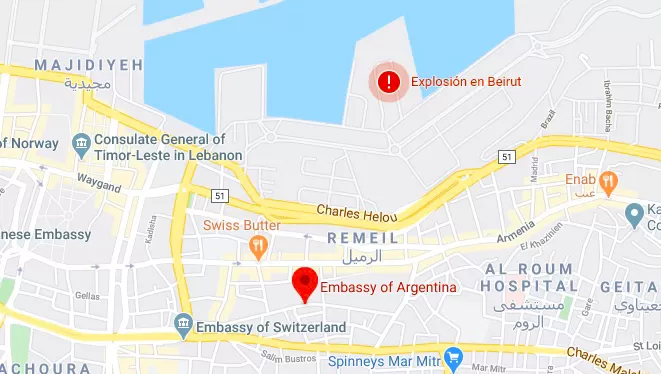 DISTANCIA. El mapa muestra la proximidad entre el edificio donde funciona la Embajada de la Argentina en Beirut y el sitio donde se produjeron las explosiones.