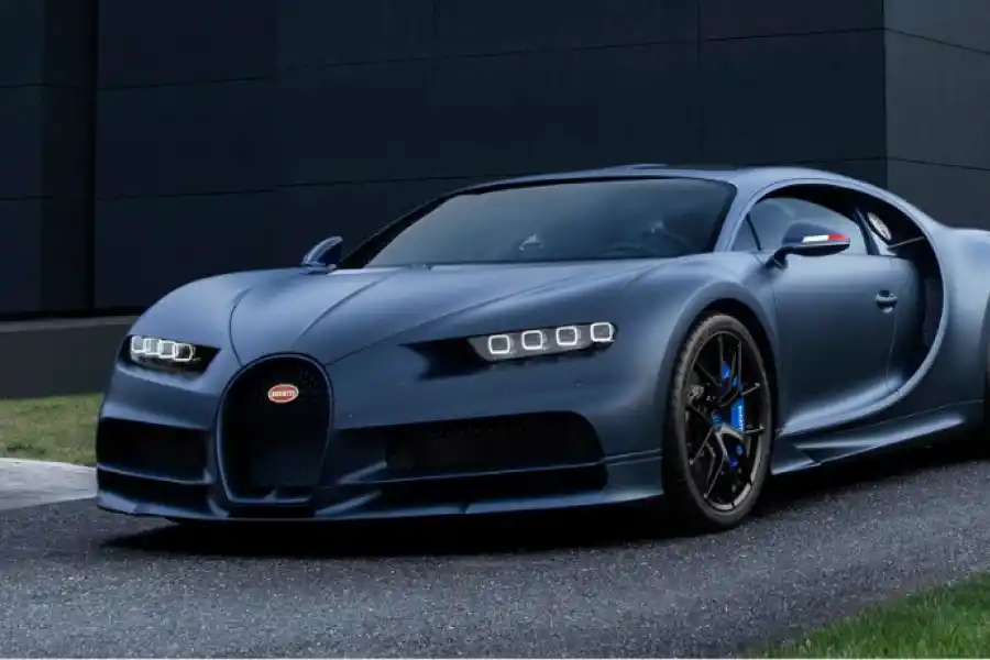 BUGATTI CHIRON.