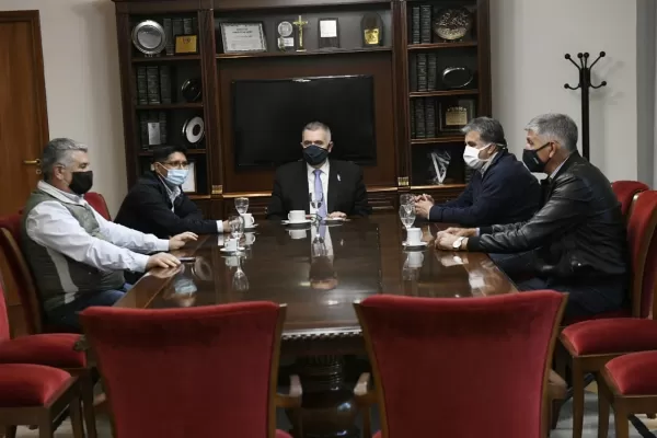 El 50% de los tucumanos no usa barbijo, y eso es gravísimo, advirtió Jaldo