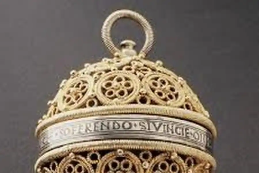 PERFUMISTA. Adriana Lopardo muestra su línea de perfumes sin género y en frascos sobrios, sin estímulos.