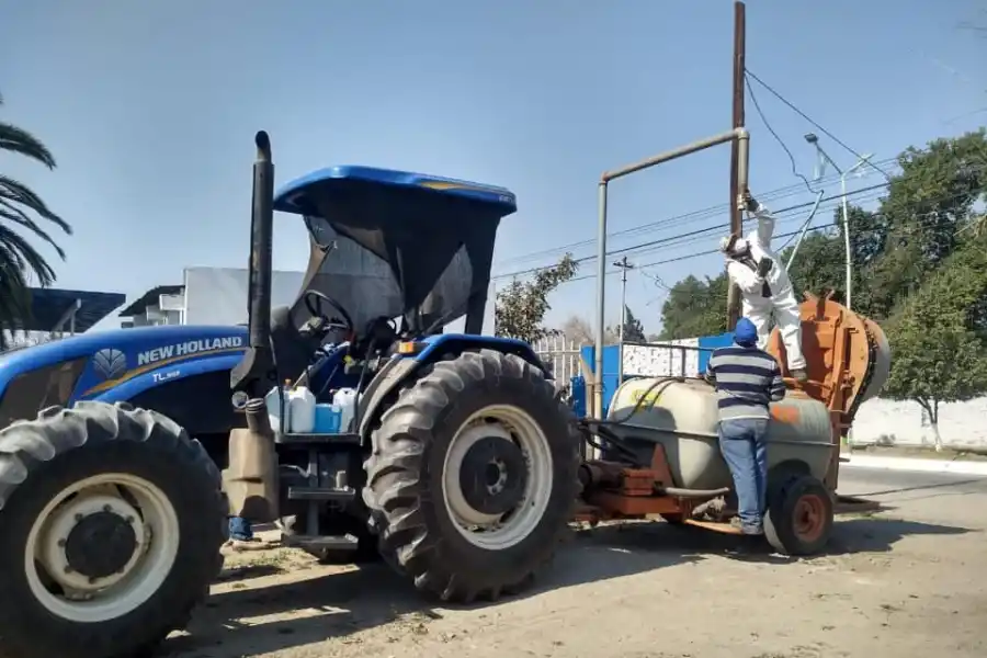 Tras el primer caso de coronavirus en Villa Quinteros salieron a desinfectar a todo el pueblo 