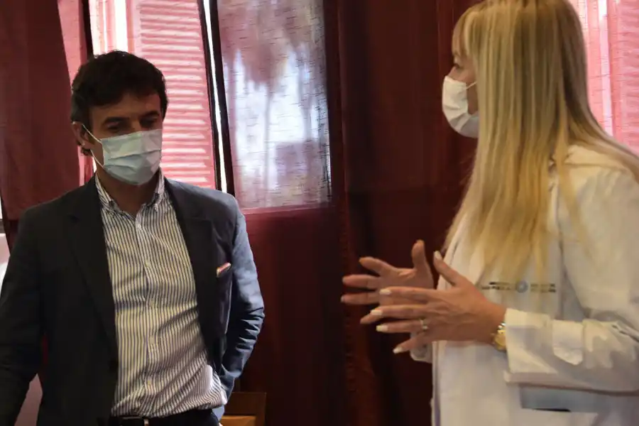 REUNIÓN. Chahla aseguró que se estableció el origen del primer contagio.