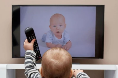 Investigación en Reino Unido: los bebés verán más o menos TV según su carácter