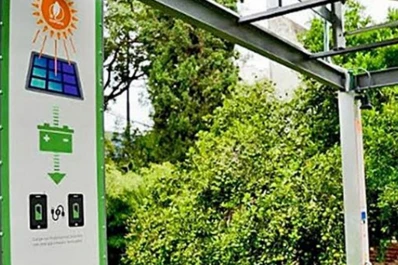 Instalarán cargadores solares para celulares en las plazas de la capital