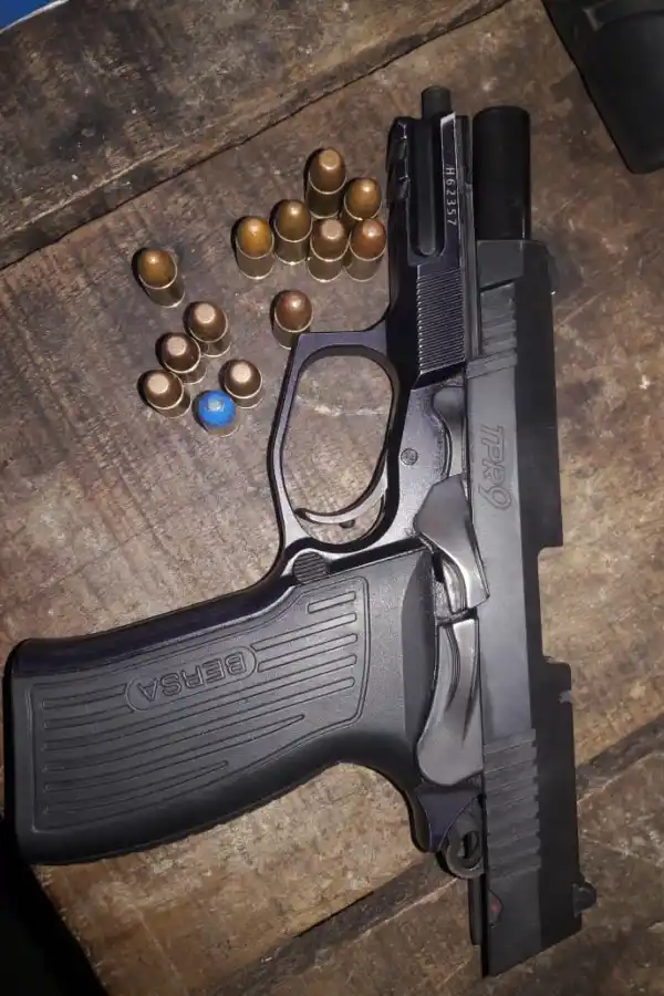 Villa 9 de Julio: secuestran armas y cocaína en diferentes allanamientos 