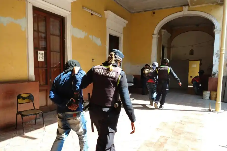APREHENDIDOS. Ambos fueron alojados en la seccional 2°.