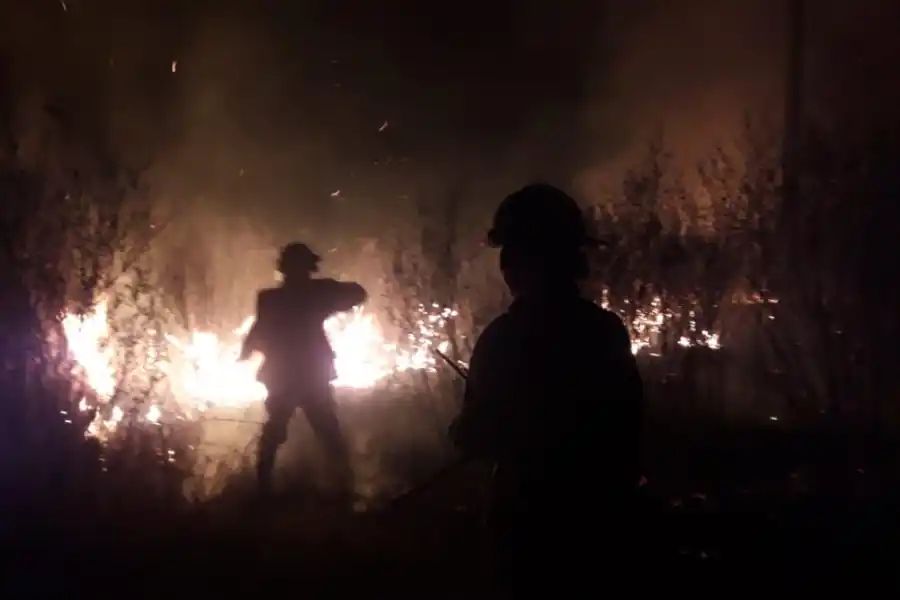 Quema ilegal: hubo cinco incendios en 24 horas en distintos puntos de la provincia
